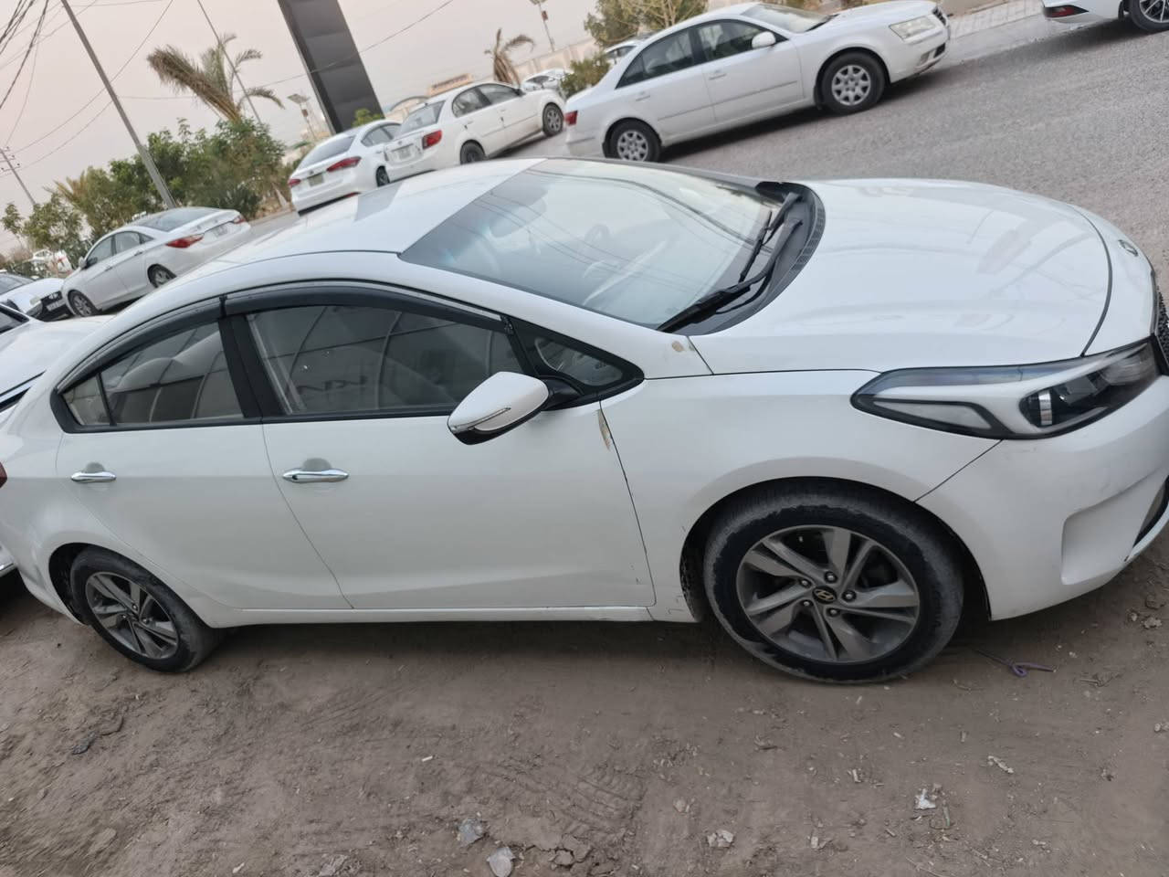 سيراتو مديل 17رقم اربيل دولي يونار مرفق بلمنشور سياره جديده جدا كير محرك تبريد حداديه كله جديد سعر 110وبيها مجال قليل جدا مكاني كوفه شارع معمل ***********
