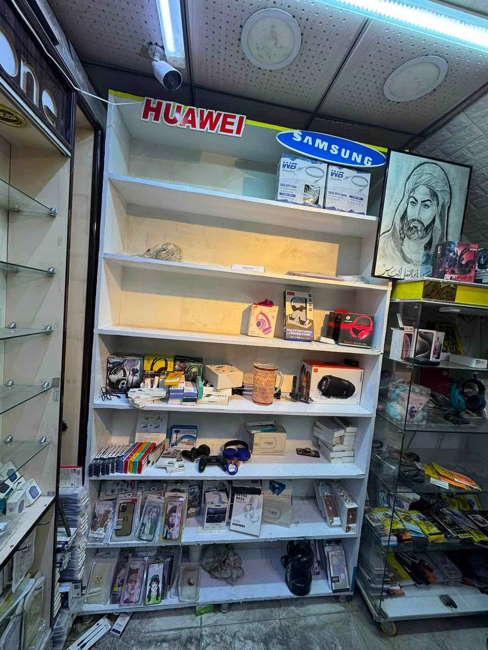 اثاث محل موبايلات للبيع مستعمل نظيف جدا
واتساب ***********
