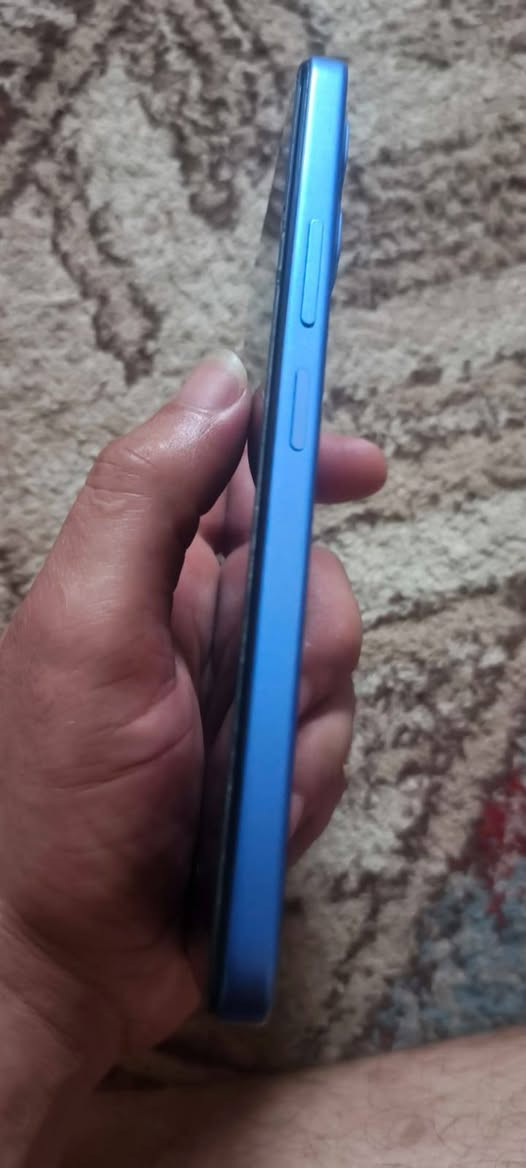 سلام عليكم انفنكس سمارت 10 ذاكره 128جهاز غني عن تعريف حلو وكارتونه كامله هيه والغراض اخوجديد مكاني الحسينية سعر 125الف رقم بي واتساب ***********فقط
