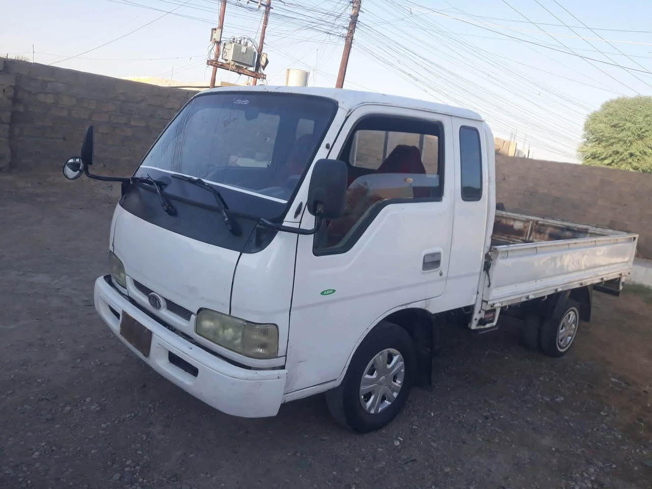 كيا فونتيره موديل 2000 ما مسجل شاصي ما مكصوص كير محرك اكسن صدر جديد. طخم تاير 6  جديد سياره جاهزه مجهزه مال جناي  مكفوله من الخياس وتصليح السعر 26  بيه مجال البيع نقد اعتذر  عن المراوس  رقم الهاتف*********** الساره ما مسجل ملاحضه مكلف بل نشر والسياره ما مسجل
