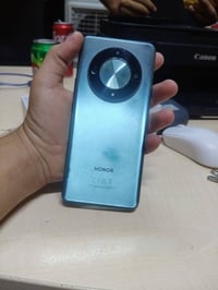 هونر اکس ٩ b • ٢٥٦ • شروخ شاشة