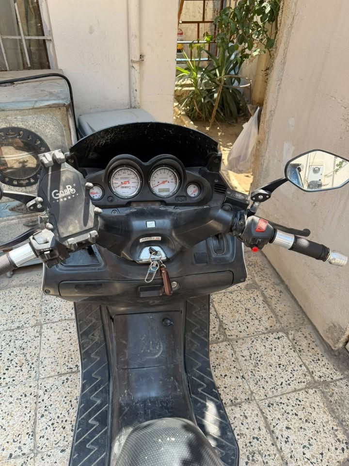 للبيع فورزه 06كلو شرط مكينه مامفتوحه دراجه جديده كهربائيات كلها شغاله  سعر خاص هذا رقمي للتواصل ***********
