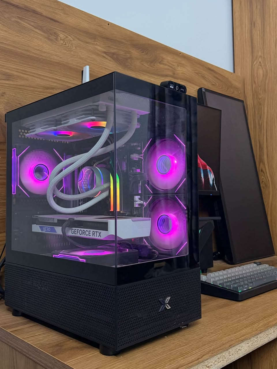 ريزن 5 7600x • RTX 4060 • 32 جيجا DDR5