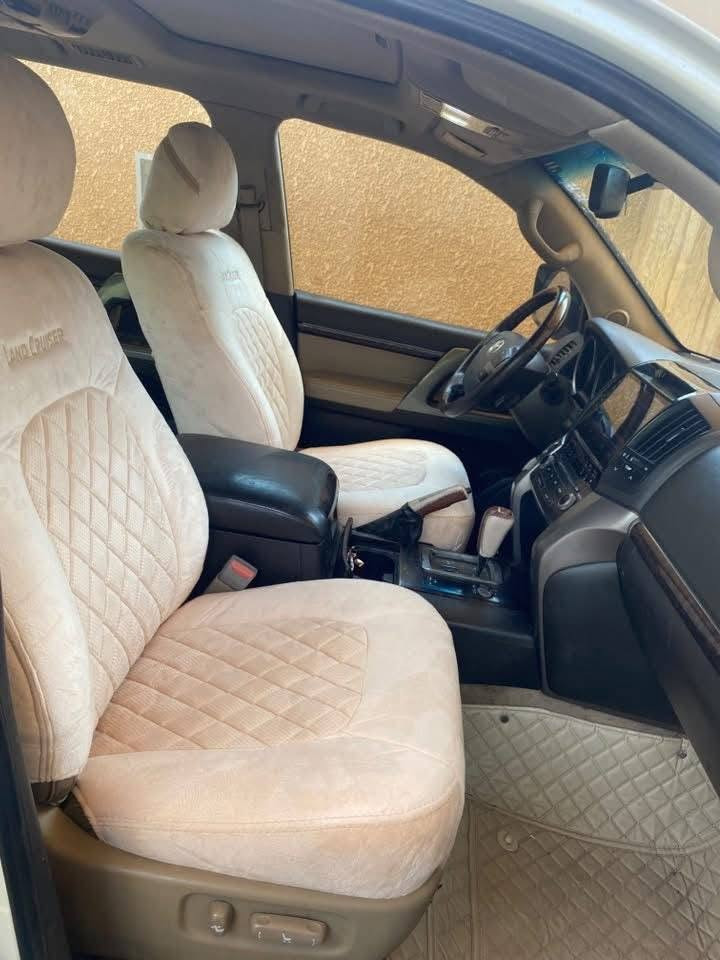 لاندكروز VXR • ٢٠١٠ • رقم بغداد