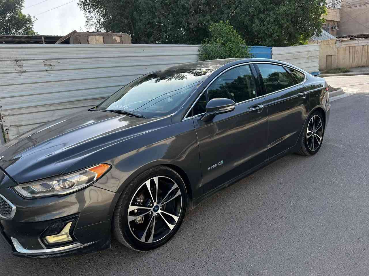 فيوجن للبيع
بيها 5 قطع صبغ حادثها جاملغ السايق مبدل و مصبوغ و مباوك وياها بنيد و جاملغ عكس السايق اللغد ضرره 20 % الايرباك ما طاك و اعتذر لان صور الحادث غير متوفره و هناك بالعراق قبل مااخذها صارت صبغ بابً السايق و خلفه ضربه خفيفه رافق الصورة وياها و ابيعلك حزام السيارة 
ماشية السيارة 180000 كيلو و ليس ميل 
مواصفات التيتانيوم كراسي تدفئة تبريد تحكم ستيرن وياها تدفئة همين مانع انصدام حساسات تاير انارة محيطية بلادي من امه جايه شاشه محدثه الى العربي و هواي بعد بيها مواصفات و سلايد روف 
السيارة ب اسمي جانيها صار 4 سنوات و ايدي بيها بس تحتاج ترتيب الصدر فقط كير مكينة بطارية هايبر نظيفة 100% امانه الله السيارة حلوه نصبتها محرك 2000 تنفس طبيعي مجدد سنوية و هزه و الرقم الحديد
السعر 18 مليون عراقي و بيها مجال حلو للشراي 
   
عنوان بغداد السيدية 
رقم الهاتف ***********
