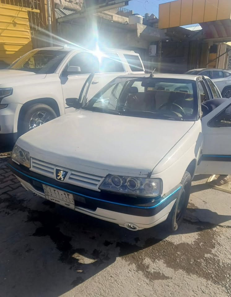 🚗 بيجو 405 للبيع
يالله
موديل 2009 
سيارة كير ومكينة كفاله 
وتبريد شغال ثلج 
سياره اقتصاديه وقويه 

سعره 28 ورقة وبيه مجال بسيط

الموقع / بابل - الهاشميه 
للاتصال / ***********
