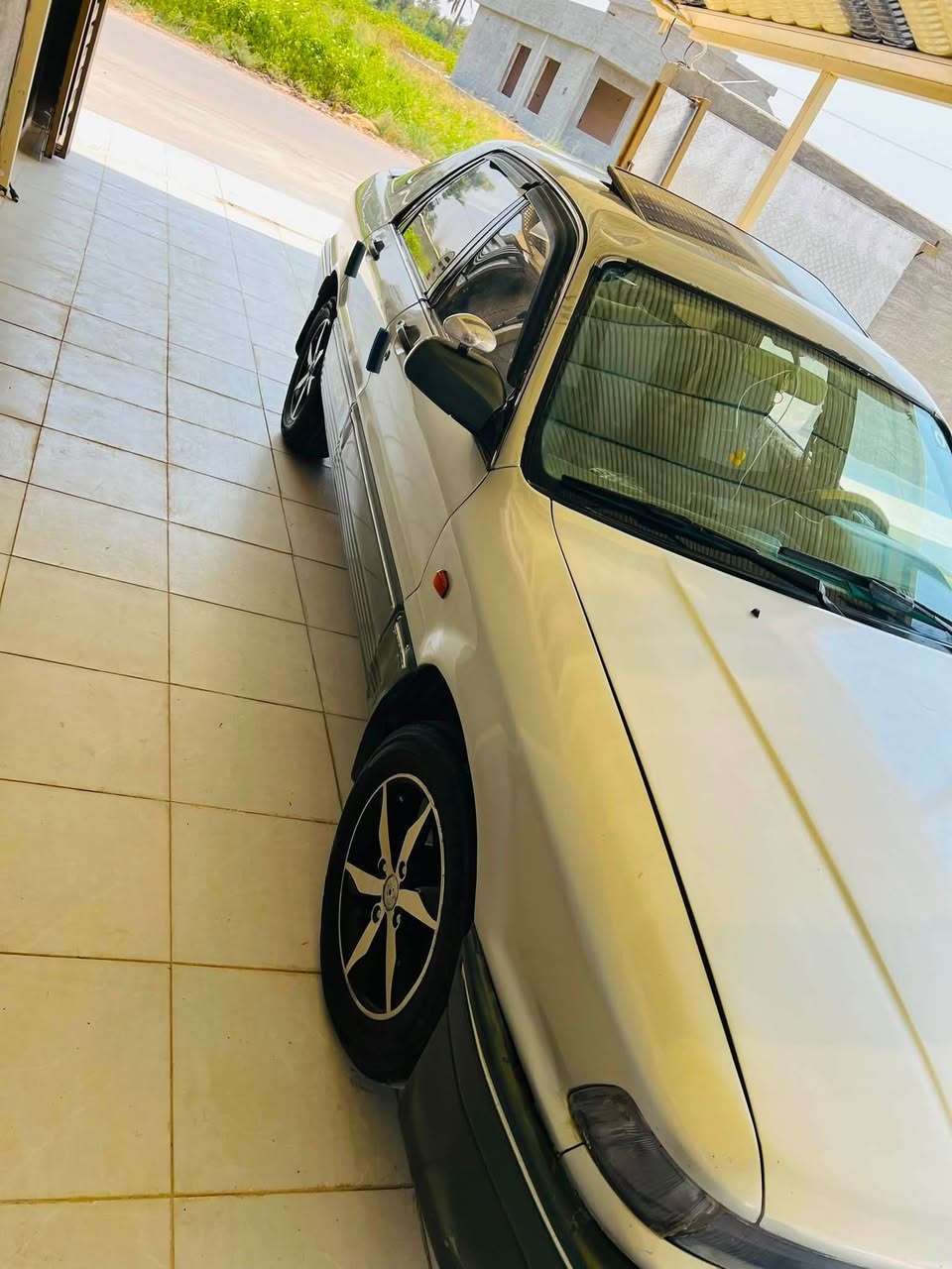مستبوشي كلنت موديل 92 رقم صلاح الدين دولي شرط التحويل صبغ عام جماليه بدون خياس بدون ضربه تخم تاير جديد ويل كب صدر جديد تبريد شغال  كهربائيات كلها شغاله  مكان السياره الضلوعية   سعر 40 وبيها مجال للستفسار ***********

