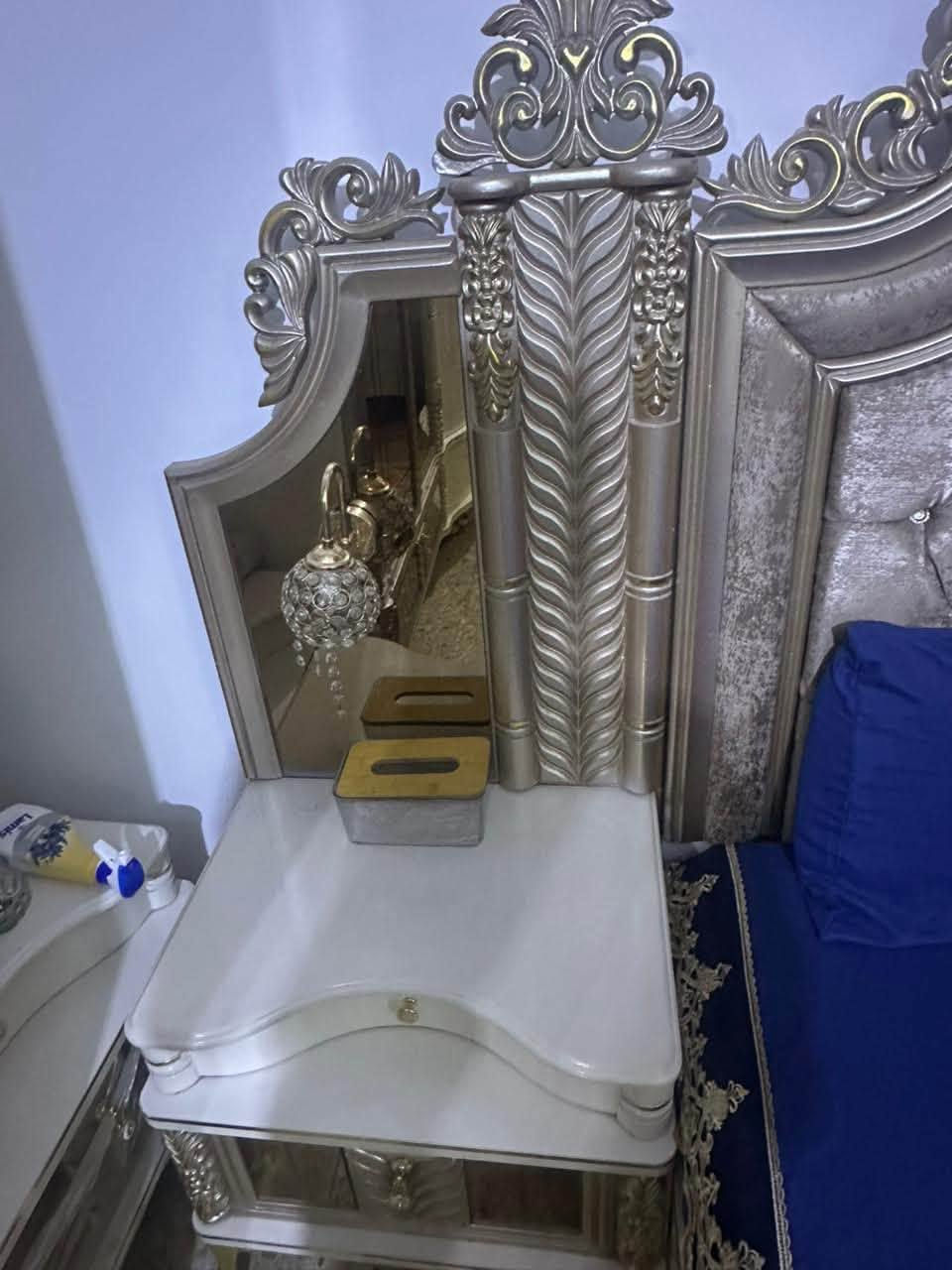 غرفه ملكيه البيع سعر قفل 700عنواني بغداد البلديات رقم هاتف ***********
