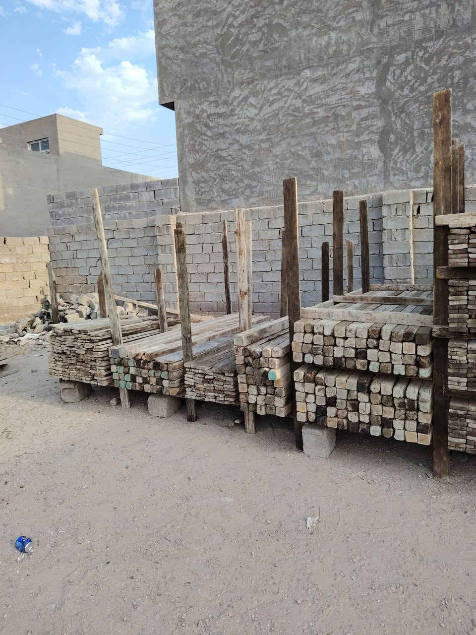 قالب خشب للبيع يدك 450 متر مع 265 جك عنوان 
الانبار الكرمه للأستفسار الأتصال ***********
