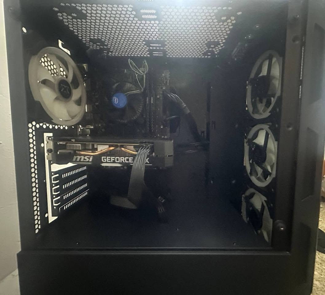 السلام عليكم تجميعة كيمنك كاملة للبيع
المواصفات:
i5 10400
مذربورد MSI H410M-PRO
كارت شاشة RTX 2060 سوبر (مو العادي، سوبر)
رام 16 جيگا
هارد توشيبا 1 تيرا + SSD 120
باور 700
كيسة RGB فيها 4 فانات
مع الجهاز:
كيبورد كيمنك احترافي
ماوس لوجيتك 502
سماعات كيمنك
سبيكرات 2 كبار
جوستك PS4 كوبي
شاشة AOC كيمنك 180 هيرتز
يوب سي 1500 (بس يريدله تبديل بطاريات، الجهاز نفسه زين)
كلشي شغال تمام، سبب بيعه لأني محتاج الفلوس
السعر 950 الف وبي مجال بسيط
للاستفسار [***********] 
العنوان بغداد الغدير
