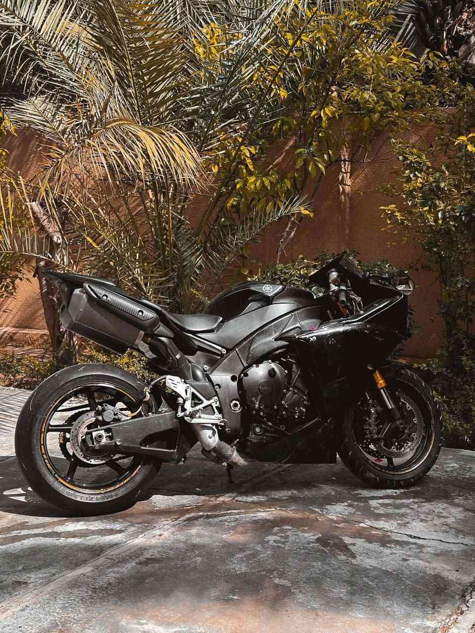 السلام عليكم
yamaha R12012 
كوم حديد الدراجه نقصها عقل ابيع هيج والي يريد يجب احد يفحص مكينه وكلشي مابيها الدراجه بس عقل النقص بس اني ابيعلك كوم حديد . و نت ماعندي الي تفيده يتواصل ع الرقم ورجاء منكم اخوتي اعرفو اسعارهن قبل لاتتصلون واني ممنون واعتذر ع الاطاله 
المكان : كربلاء 
الرقم : ***********
