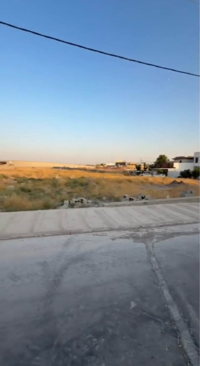 سلام و عليكم اربع قطعة ارض للبيع 
مكان كركوك سيكانيان اول فرع ب صف جسر جديد 
مساحة ٨٠٠ متر كل قطعة ٢٠٠ متر 
شيرزاد عقارات
للاستفسار اكثر اتصل علي الارقام التاليه
***********
***********
* نستقبل جميع عروضاتكم السكنية 🏠 والتجارية 🏡 بكافة مناطق 
او زيارة مكتبنا 
ع سايدين مركز شرطة رحيم اوه مقابل صيدلية ئاشتي كركوك, العراق

