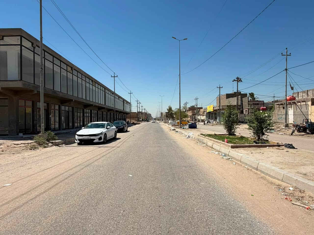 .🛑 دار سكني  للبيع 🛑 
المنطقة : العسكري الاول 🚩 
اقرب نقطه داله : موقع تجاري شارع الوكفه 

المساحه :  200✅  الواجه 10؛ركن 

التفاصيل : غرفتين نوم وصاله واستقبال ومطبخ وصحيات داخليه وخارجيه 
الطابق الثاني:غرفتين نوم وصاله 
.............
للاستفسار
     مراجعة مكتب رسول الوزني للعقار  
الديوانية . حي الحضارة قرب اسواق طيبة
 للمعلومات ولمزيد من التفاصيل ⬇️
       مراسلة الصفحة  
      ارقام الاتصال 
***********
