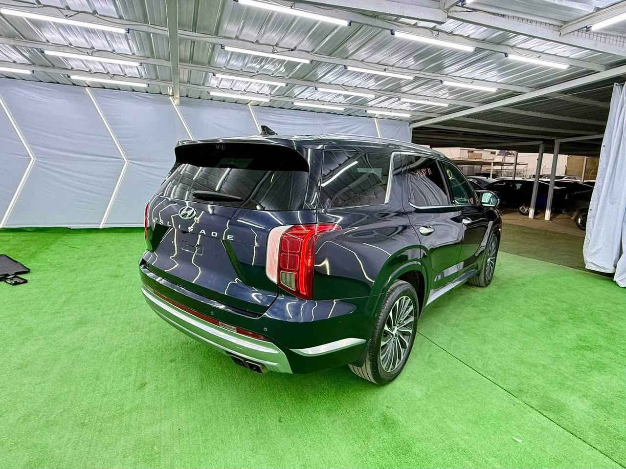 🧿🧿🧿 يرجى قراءة الاعلان بشكل كامل 🧿🧿🧿
Hyundai Palisade Calligraphy ..2024 .. 

     👈🏻👈🏻👈🏻 هونداي / بلسايد / بانزين 👉🏻👉🏻👉🏻

  ♦️ السيارة موجودة في بغداد الوزيرية او الكرادة ♦️ 

                  ملاحظة : مرقم على كتاب شهداء

           ♦️ رقم شاصيها من ضمن الصور  ♦️ 

         

موديل :-2024 
لون :- ازرق او نيلي  
قوة المحرك :- 3.8 GDi بانزين 
عداد المسافات :- 22880 mi
عدد المقاعد :- 7 مقعد نظام سياحي 
مواصفات السيارة :-Calligraphy

                 🚗 ضرر السيارة واضح مع صور   🚗 

الاضافات :- 👇🏻👇🏻👇🏻👇🏻👇🏻👇🏻👇🏻👇🏻👇🏻👇🏻👇🏻👇🏻 

♦️ شاشة نفكيشن 
♦️ تحكم سرعة 
♦️ تحكم مسجل 
♦️ رادار امامي 
♦️ حساس تغيير مسار 
♦️ لايت زنون 
♦️ كشافات اماميه 
♦️ داخل جلد ابيض    
♦️ تدفئه مقاعد 
♦️ تبريد مقاعد 
♦️ حساسات 360 درجة 
♦️ اشارة جانبية 
♦️ نظام نقطة عمياء 
♦️ فتحة سقف  
♦️ بانوراما سقف 
♦️ تبريد 3 قطع 
♦️ بردات ابواب خلفية 
♦️ اوتو بارك 
♦️ هاند بريك بصمة 
♦️ اوتو هولد 
♦️ مقاعد كهربائية 
♦️ شاحن وايرلس 
♦️ كامرات محيطية 360 درجة 
♦️ حساسات 360 درجة 
♦️ صندوق كهربائي 
♦️ مساج مقاعد امامية 
♦️ نظام اصطفاف الي 
♦️ تدفئة مقود 
 

و المزيد من الاضافات في عالم ( PALISADE ) 

           🚘 ضرر السيارة كما هو موضح بصور 🚘 
       قبق صندوق + جاملغ + بنيد مصبوغات 
                        بدون ايرباك بدون دواخل 

         🚦🚦🚦السعرعلى الخاص فقط  🚦🚦🚦🚦
🔺🔺🔺🔺🔺🔺🔺🔺🔺🔺🔺🔺🔺🔺🔺🔺

الاستفسار على رقم :

*********** حيدر ابو فاطمه 

0791401931حيدر ابو فاطمه
