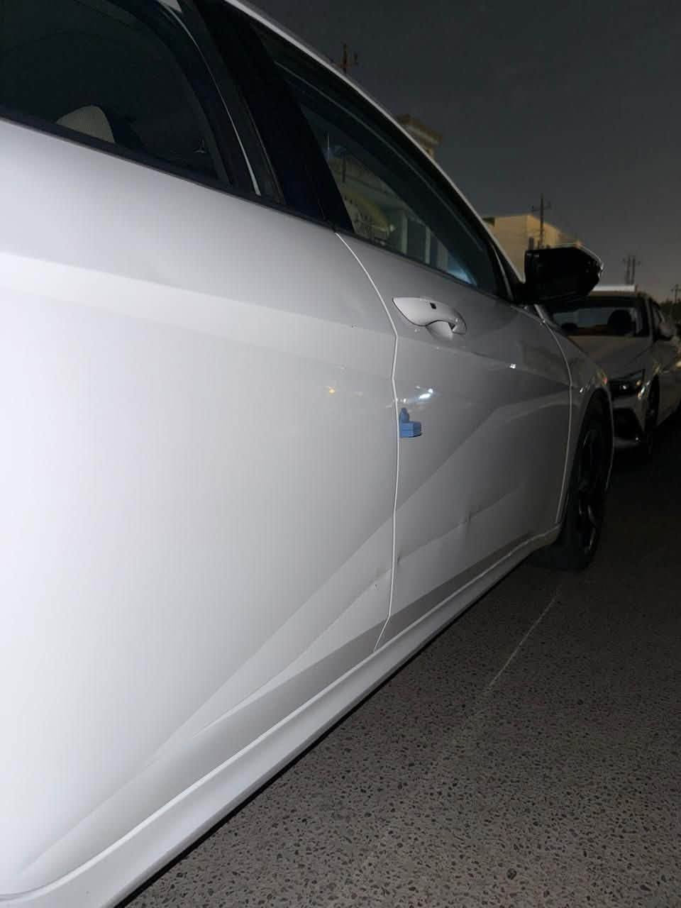 النترا ELANTRA 
2023 
خليجي
المسافة المقطوعة : 72.000KM 
فتحة 
حساسات 
مري شفط 
تبريد قطعتين
واير لس
مكينة 2.0 دوش المرغوب 
سيارة بدون صبغ بدون بارد 
بيه ملاحظات بسيطة
صدر جديد وتخم تايرات جديدة
العنوان بغداد   حي الحسين
رقم الهاتف : ***********
