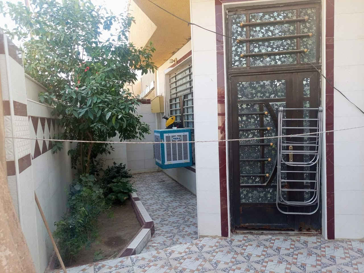 دار للبيع ٢٠٠ متر واجه ١٠ ونزال ٢٠ زراعي سند ٢٥ نادر الثانيه كراغول السعر ١٣٥ مليون وبي مجال الاتصال بالرقم  ***********
