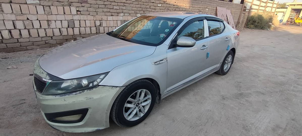 كيا k5
مديل ٢٠١١ حجم المكينة ٢٠٠٠ 

بيها ضربة بالجاملغ الامامي الايمن ومبدل وبالباب الخلفي الايمن ضربه خفيفه موضحه بالصورة وحسب الفحص 

السيارة باسمي السنوية لغاية ٢٠٢٩ الرقم نجف 

البيع فقط وشرط التحويل

السعر ١٠٠ وبيها مجال للشراي 

البصرة - قضاء عزالدين سليم - منطقة الخاص 

***********
