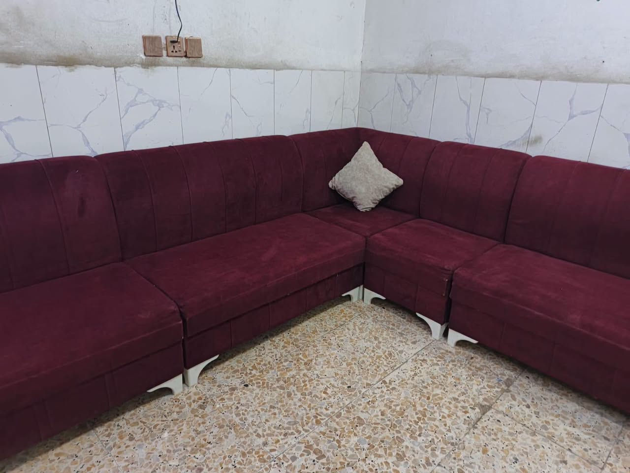 ديوان تكمه • ١٠مقاعد • نظيف
