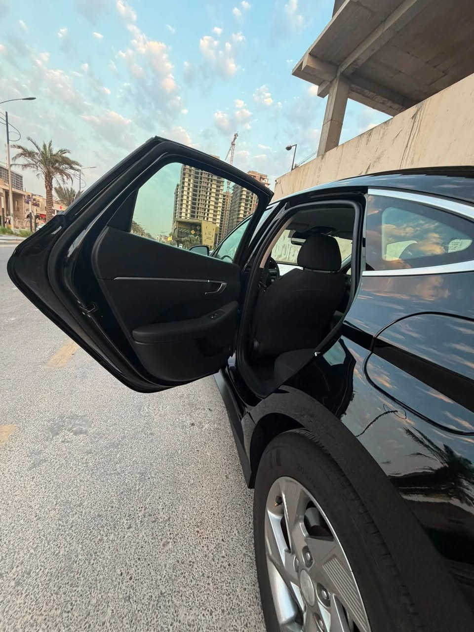 🔥 للبيع سوناتا 2025 SE رقم بغداد مميز 4ارقام بسمي تحويل مباشر وارد أمريكي 🔥

🚘 Hyundai Sonata SE
📅 موديل 2025
💥 مكينة 2.5L — 4 سلندر
⚙️ أوتوماتيك
💪 191 حصان
🚗 دفع أمامي
🖤 لون أسود — شكل أنيق وفخم
📊 ممشى تقريباً 10,100 كم

✨ سيارة موديل حديث، عملية واقتصادية، ومواصفاتها حلوة جداً للاستخدام اليومي والسفر.

📍 بغداد
📞 للجادين والاستفسار: [***********]
الحدث بصوره رب البنيد مصلح اي دواخل مابيهن شي ومصلح البنيد بدون فتح او تبديل مصبوغ على كد الحادث او رش البنيد بلكامل كلير الجاملغ مصلح او مصبوغ فقط
