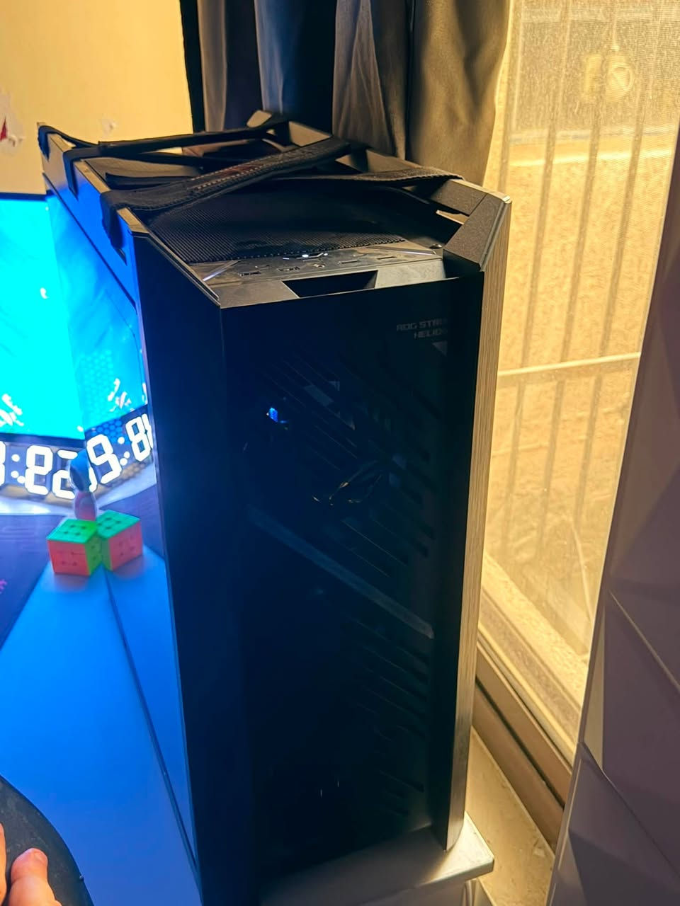 للبيع تجميعة كاملة 🔥

بيسي High End مستخدم شهر واحد فقط، وحالته نظيفة جداً، وأغراض وعلب القطع كلهن موجودات بالجيس.

مواصفات البيسي:

• Ryzen 7 9800X3D
• ASUS ROG Astral RTX 5080 Dhahab Edition
• MSI X870E Carbon WiFi
• 64GB G.Skill Trident Z5 Royal DDR5 6400 (2x32)
• WD Black SN7100 2TB
• Thermalright Wonder Vision 360 UB ARGB
• ASUS ROG Strix 1000W Platinum ATX 3.1
• ASUS ROG Strix Helios II

ويا البيسي:

• Samsung Odyssey G9 — 1,000,000 د.ع
• Sony H9 — 300,000 د.ع
• Maono Mic — 150,000 د.ع
• Razer Keyboard — 100,000 د.ع

سعر البيسي وحده: 8,500,000 د.ع

💰 سعر البيع كامل: 10,000,000 د.ع قابل للتفاوض بالمعقول

📍 بغداد – الدورة
📞 ***********
