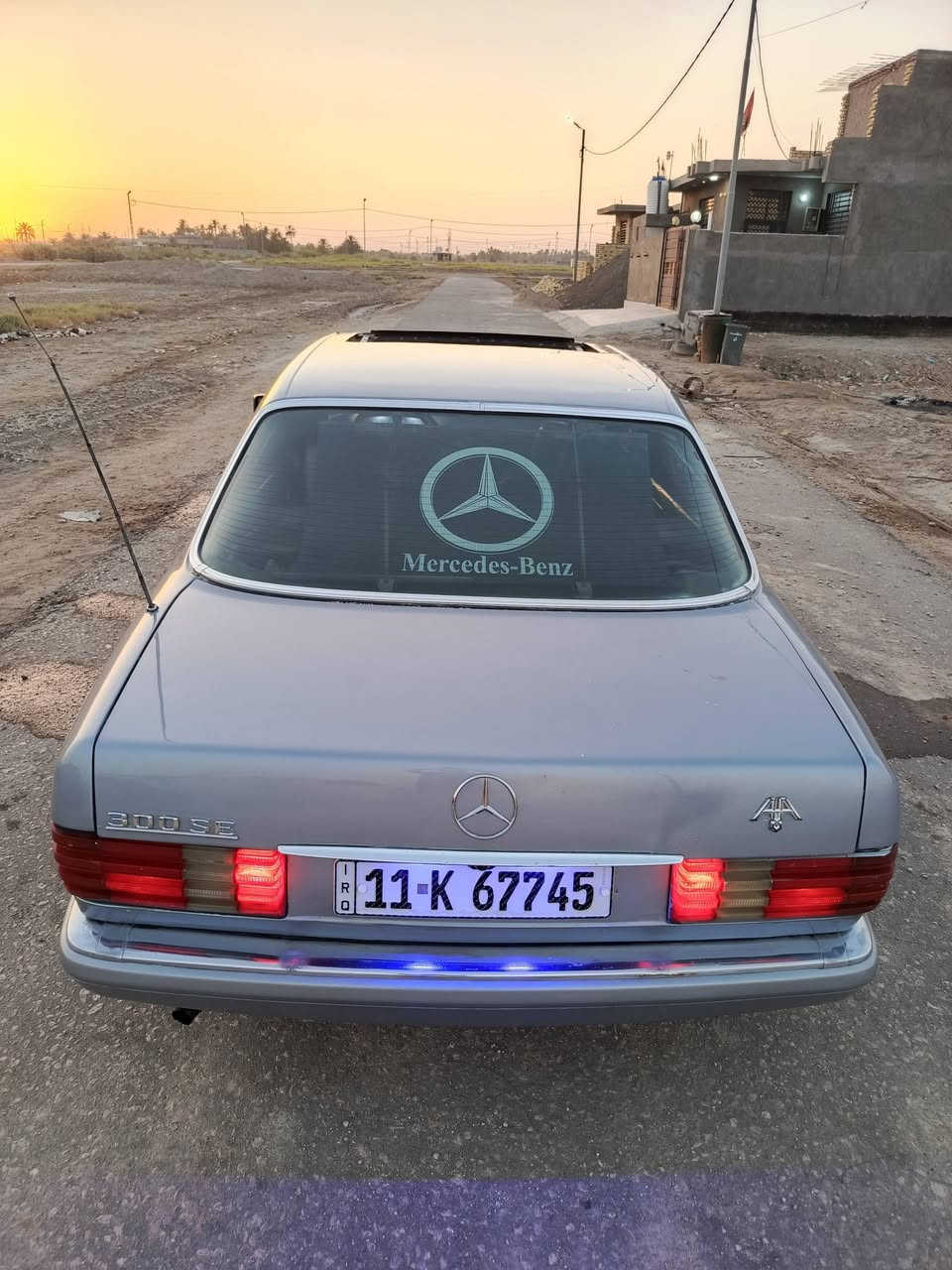 مرسيدس جانبو • ٨٤ • رقم بغداد
