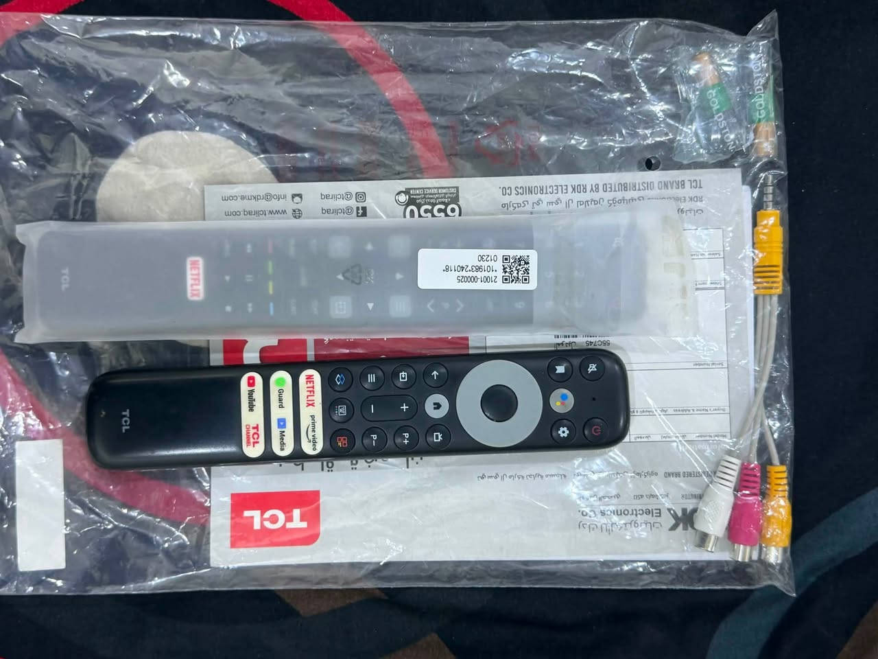 اشة tcl Qledحجم 55 موديل c745 مستعمل قليل كلش حاطة بلغرفة وياهة قاعدة مالتهة  ممستخدمة وريمونت ثاني ممستخدم موجودات بلصور و مواصفاتهة راقية موجودة وية صور مواصفات مالتهة وكل تفاصيل  
السعر 650 الف بغداد الدورة
***********

نص مكتوب في الصور:
- 55C745
- TCL C745 QLED Gaming TV
- QLED
- 144Hz VRR
- Game Master 2.0
- HDR بقوة 1000 شمعة
- FreeSync Premium Pro
- IMAX Enhanced
- معالج AIPQ 3.0
- Dolby Atmos
- Gaming in Dolby Vision
- TÜV Low Blue Light