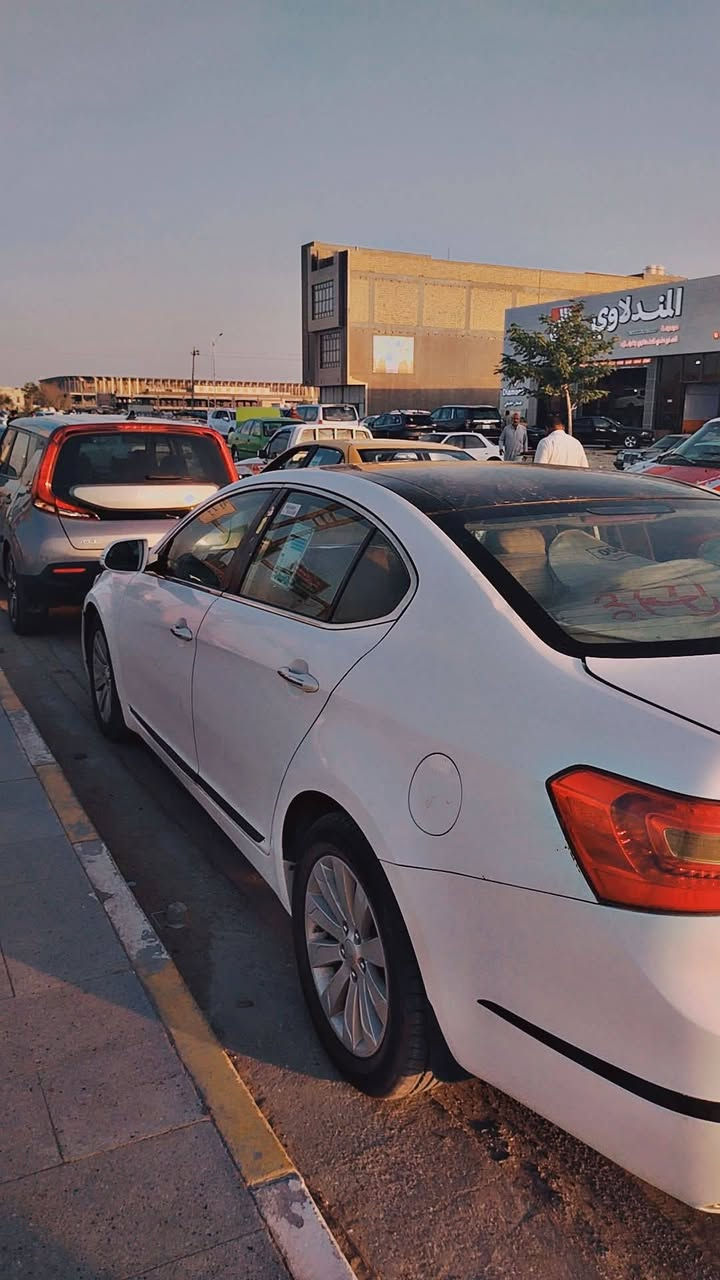 كيا كادنزه ١١ خليجي محرك 6 سياره حداديه تخم تاير مري شفط شاشه كامره فتحتين تبريد ثلج كير مكينه جاهزه للاخير السياره 5 ويل كب تفاصيل اكثر *********** بيع مستعجل
