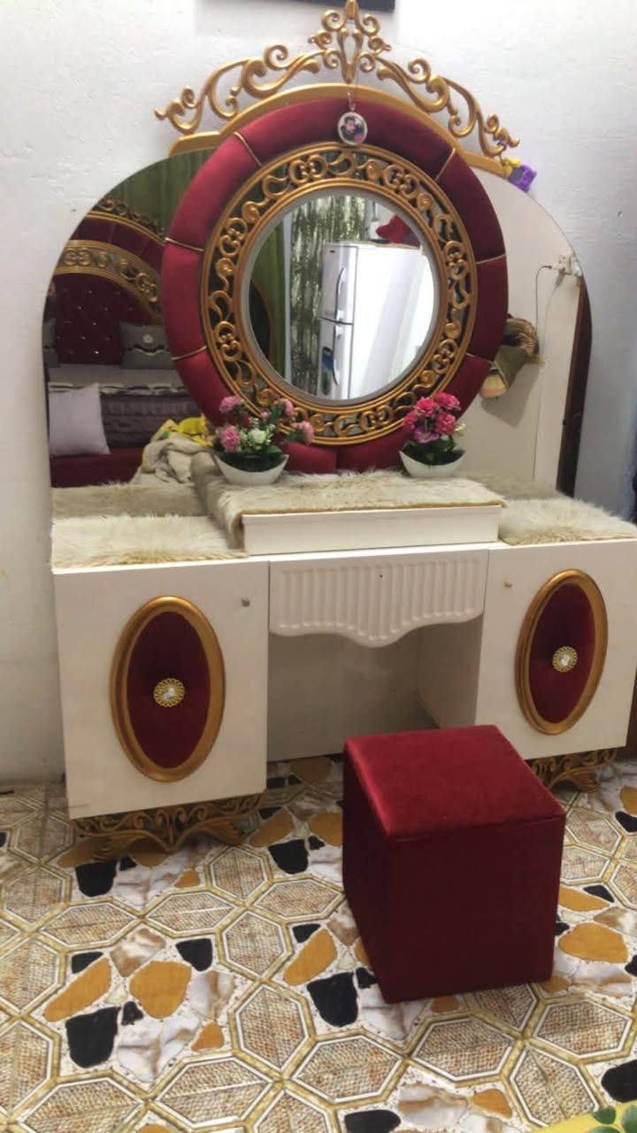 السلام عليكم
غرفه تركيه للبيع خشب تركي ثقيل 
عددالقطع 9 قطع 
نضيف خدش مابيها 
للاستفسار على الرقم 
***********
لا يوجد رد واتساب 
السعر مليون وبيها مجال
