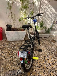 للبيع بايسكل طباكي نضيف جدا مآل باله حجم 20 السعر 75وبي مجال 077072441...