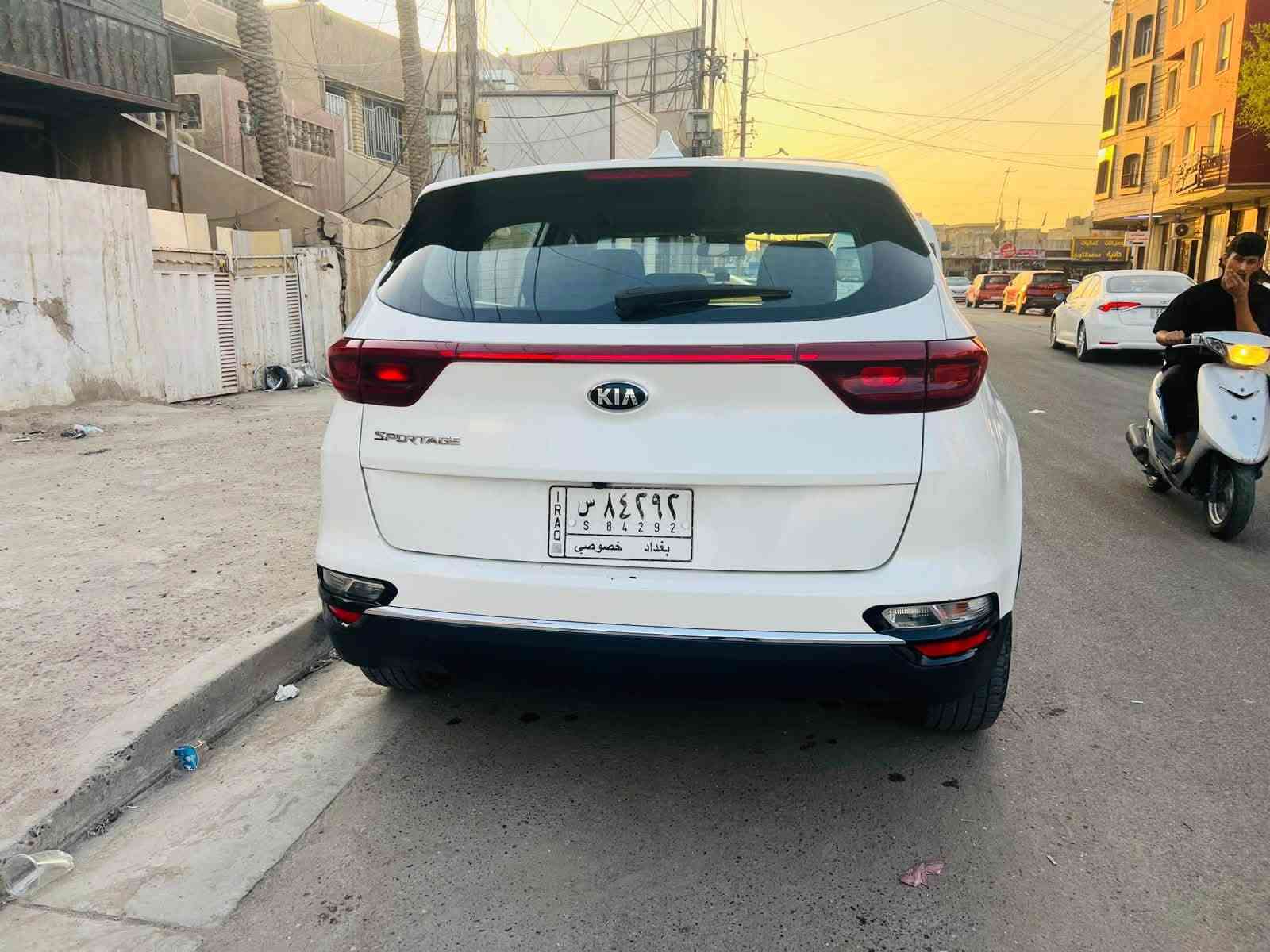 كيا سبورتج موديل 2021 بأسمي وارد امريكي مواصفاتها شاشه كبيره لمس كار بلاي تحكمات ستيرن فول كامره خلفيه دواره ورادار امامي والسياره خير من الله ومتصرف عليها شي والسياره حاليا ماشيه 88 الف ومكانها بغداد المشتل رقم الهاتف *********** والسعر 155 وبيه مجال للطيبين

نص مكتوب في الصور:
- Page | 2 Car Center Since 1982 الإدارة : ابو سارة الصباغ صور السيارة اثناء الفحص / اللون الاحمر : صبغ اللون السمائي : خدوش اللون الازرق : بارد اللون الاصفر : تبديل ملاحظة: نخلي كامل مسؤوليتنا بعد الفحص وتسليم التقرير الى الزبون. الاعظمية / ساحة عنتر / قرب بدالة الاعظمية مركز ابو سارة لخدمات السيارات الحديثة 0770087833