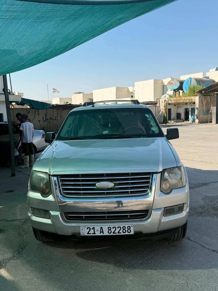 فورطXبرولا
2008
فول
بيها ٣قوطع صبغ
وبيها طخا من الخلف 
رقم سنويا جديد ٢٩
المكان اربيل 
السعر 83
وبيها مجال قليل
***********
وتس اب وفايبر أربيل, العراق
