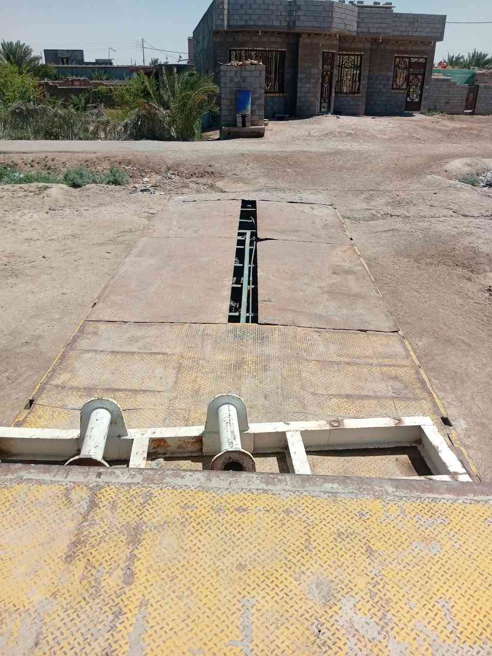 لودر للبيع ناصيه تاير17ونص  السعر 45 وبيه مجال للشراي المكان/ البصره /الدير /النشوة لاتصال ***********//***********
