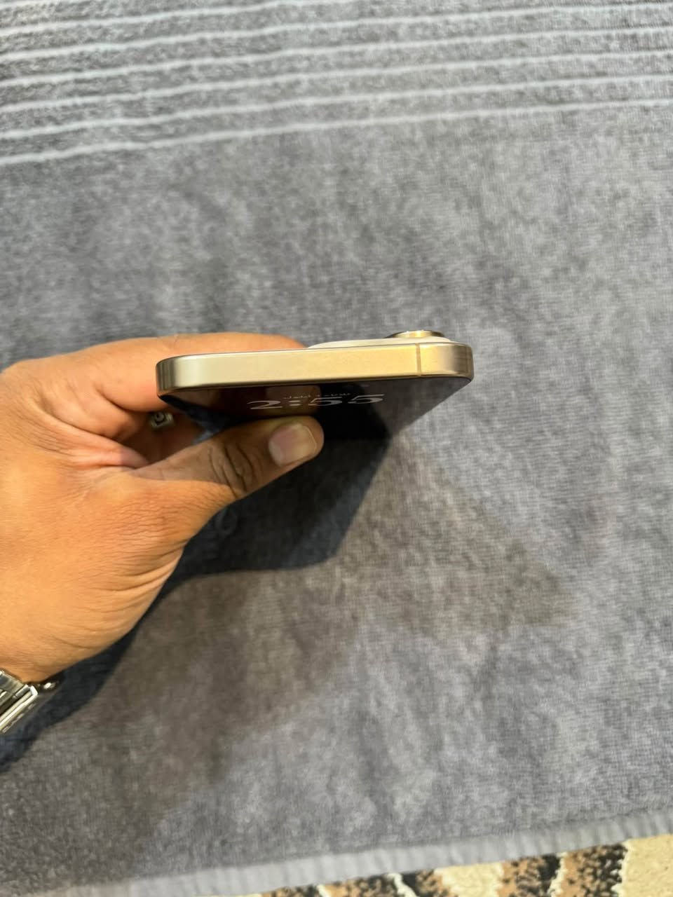 📱 للبيع iPhone 16 Pro Max
🔹 السعة: 256GB
🔹 اللون: شمباني
🔹 نظافة الجهاز: 100% ✨
🔹 صحة البطارية: 89% 🔋
🔹 المنشأ/النسخة: موجه للنرويج 🇳🇴
🔹 الاستخدام: شخصي
🔹 الفاتورة: موجودة وباسمي
🔹 الضمان: ساري ولم ينتهِ بعد ✅
🔹 حالة الهاتف: كفالة عامة
🔹 الموقع: النجف الأشرف

الهاتف بحالة ممتازة ونظيف جدًا، استخدام شخصي ومحافظ عليه، مع وجود الفاتورة والضمان لإثبات المصدر والشراء.

📍 الفحص والمعاينة في النجف
💰 السعر: يُذكر عند التواصل الجاد.
 ☎️واتساب واتصال ***********

نص مكتوب في الصور:
- 14:28 5G 65 Takk for at du handlet hos Håper du blir fornøyd. Ditt ordrenummer er 49579259. Vedlagt følger alle dokumenter knyttet til kjøpet. Lurer du på noe? Vi står alltid klare for å hjelpe deg. Du kan få tak i oss på telefon: 924 05050 (Hverdager: 08-19, Lørdag: 09-16, Søndag: stengt) eller finne ut av det meste selv på www.telia.no/kundeservice. Du er også hjertelig velkommen til å få hjelp i en av våre butikker. Se www.telia.no/butikk for å finne din nærmeste. Med vennlig hilsen oss i Telia ZAHRA ABDUL-HUSAIN AL-RIKABI VOLLEBEKKVEIEN 2 J 03 0598 OSLO Telia Norge AS Telia Linderud Erich Mogerans vei 38 0594 Oslo Telefonnr. 22970666 Epost: telia-linderud@telia.no Foretaksregisteret NO 981 929 055 MVA Elektronisk salgskvittering - KOPI Ordrenr. 49579259 Ordredato 21.12.2024 Selger Monica T. Kasseprofil 10066 Nr. Beskrivelse Antall Salgspris Eks Rabatt % Pris inkl. mva Betalt 9123770 Apple iPhone 16 Pro Max 256 GB Sandfarget titan IMEI nr. 356415757081021 1 stk 12792.00 15990.00 15990.00 Linjer som er merket med * er uten mva. I alt NOK 12792.00 ** Resten av beløpet kommer på utleveringskvitteringen Mva-beløp 3198.00 I alt NOK inkl. mva. 15990.00 Betaling Kontant 15990.00 NOK Kontakt fra Tonsenhagen skole - Mustafa
- 30 3G 3:38 حول الاسم iPhone إصدار iOS 26.6.1 اسم الطراز iPhone 16 Pro Max رقم الطراز MYWX3QN/A الرقم التسلسلي C2CGG2Q3MV الأغاني 0 الفيديوهات 157 الصور 751 التطبيقات 57 السعة 256 غ.ب. متوفرة 162.33 غ.ب. عنوان Wi-Fi C0:6C:0C:1F:0D:CF Bluetooth C0:6C:0C:20:68:C9 البرنامج الثابت للمودم 2.70.01