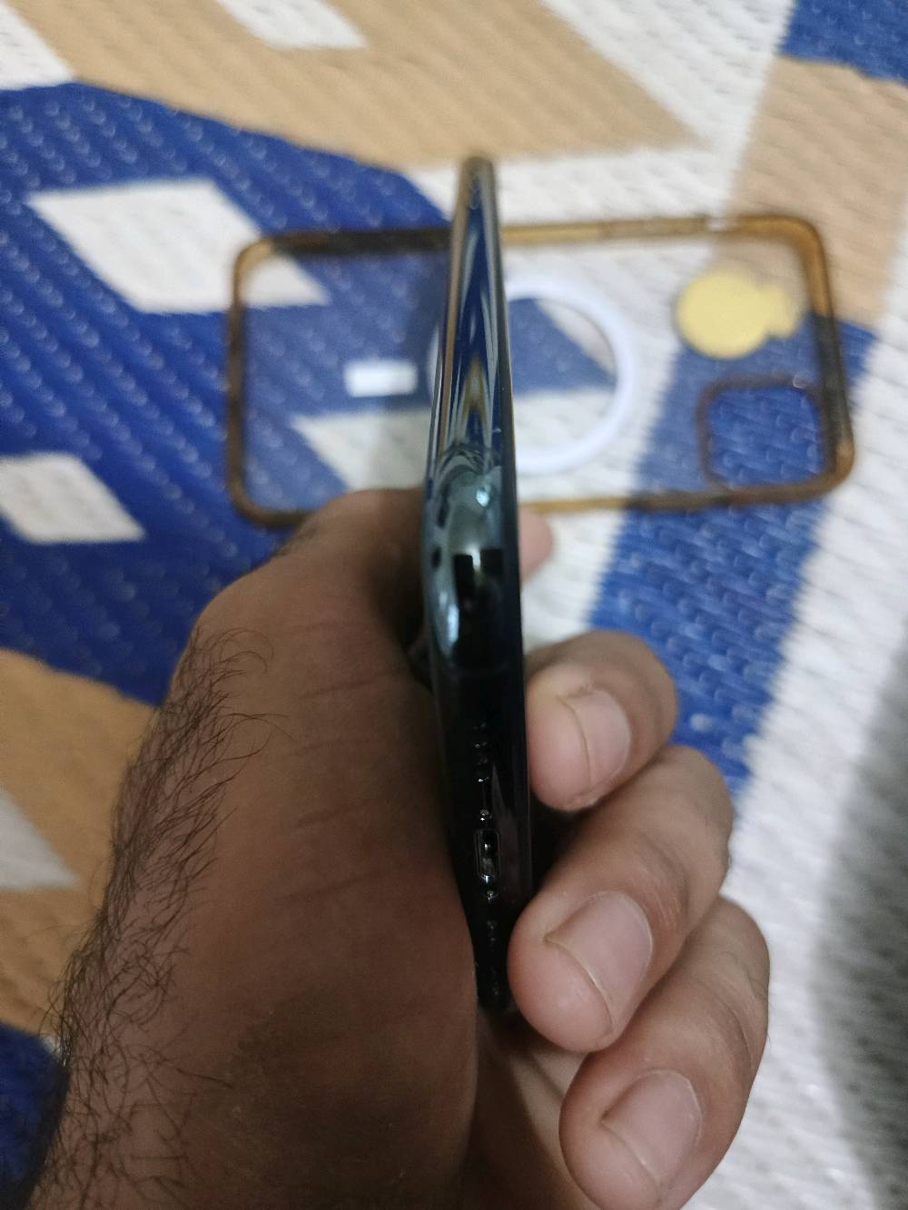 ايفون ١١ برو ماكس • ذاكرة ٢٥٦ • فيس ايدي متوقف