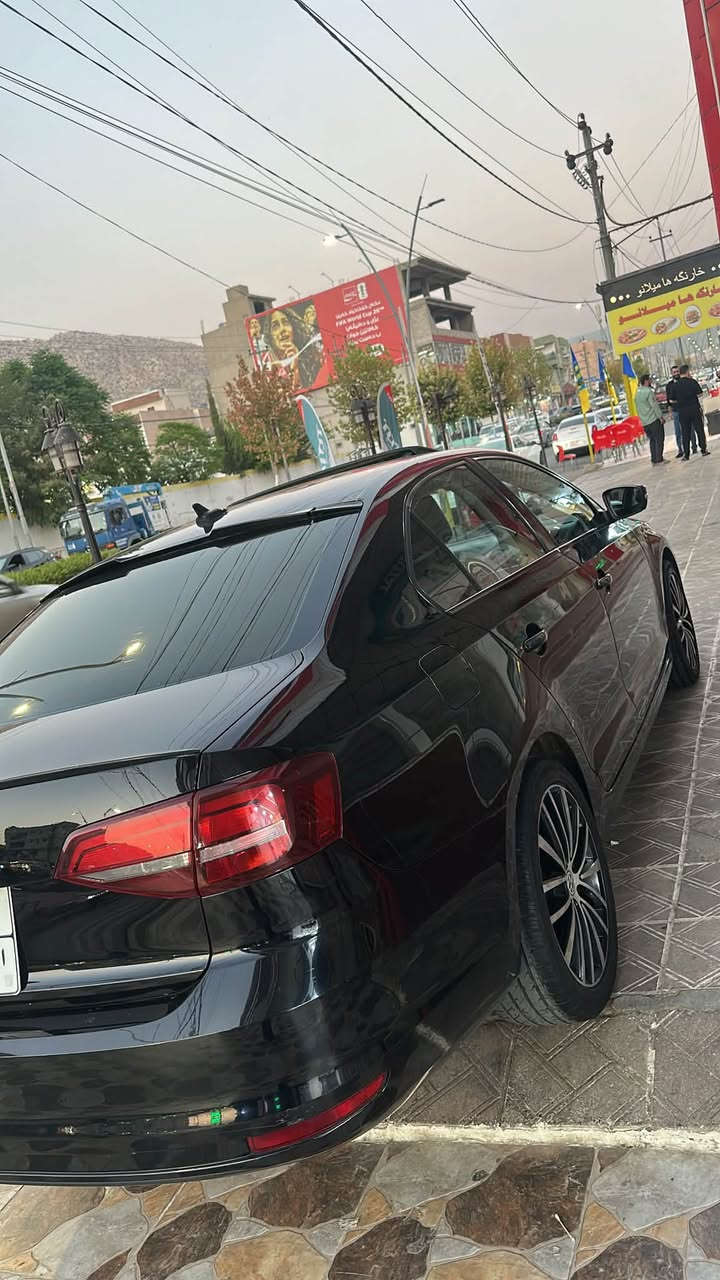جيتا 2017 لون اسود فقط بوند تبديل بدون دعم   سياره فول مواصفات فتل رادار شاشه كبيره 14 توربو المرغوب ماشيه حيل قليل 102مايل. شراى اتصل سياره موجوده دهوك و أربيل ***********

