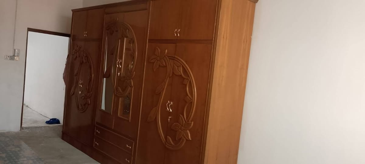 غرفة أخشاب شغل يد مرتب وحلو 🌹
السعر مليون ونص وقابل للتفاوض بيها مجال للجادين 🤝
اللي مهتم يراسلني خاص والبيع للجاد فقط 

العنوان بابل شارع 80 مدينه العاب ارض بابل  ‏‪***********‬‏
