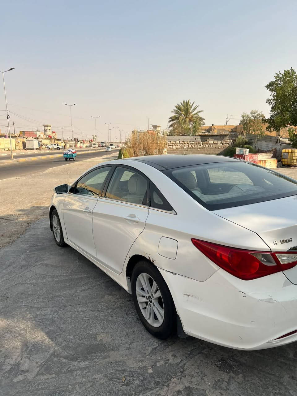 سوناتا  مديل 2011 خليجي سياره بيها محلاضات شوف العين اكفلها  من الضربه  وتبديل  مكينه 2400 نضيفه حلوه سياره بنوراما حلوه مال واحد على باب الله سنوية مجدد 28تحويل ثاني يوم حداديه جديده  تبريد ثلج السعر 78بيها مجال قليل العنوان البصرة حي الحسين اتصال ***********

