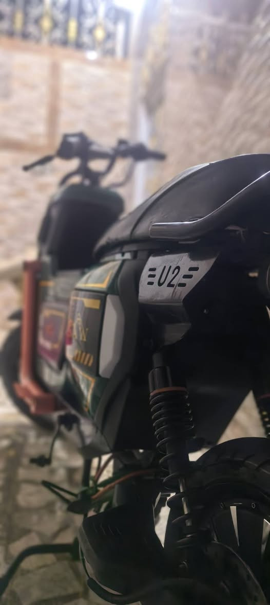 دراجه شحن • U2 طياره • ٥ بطاريات