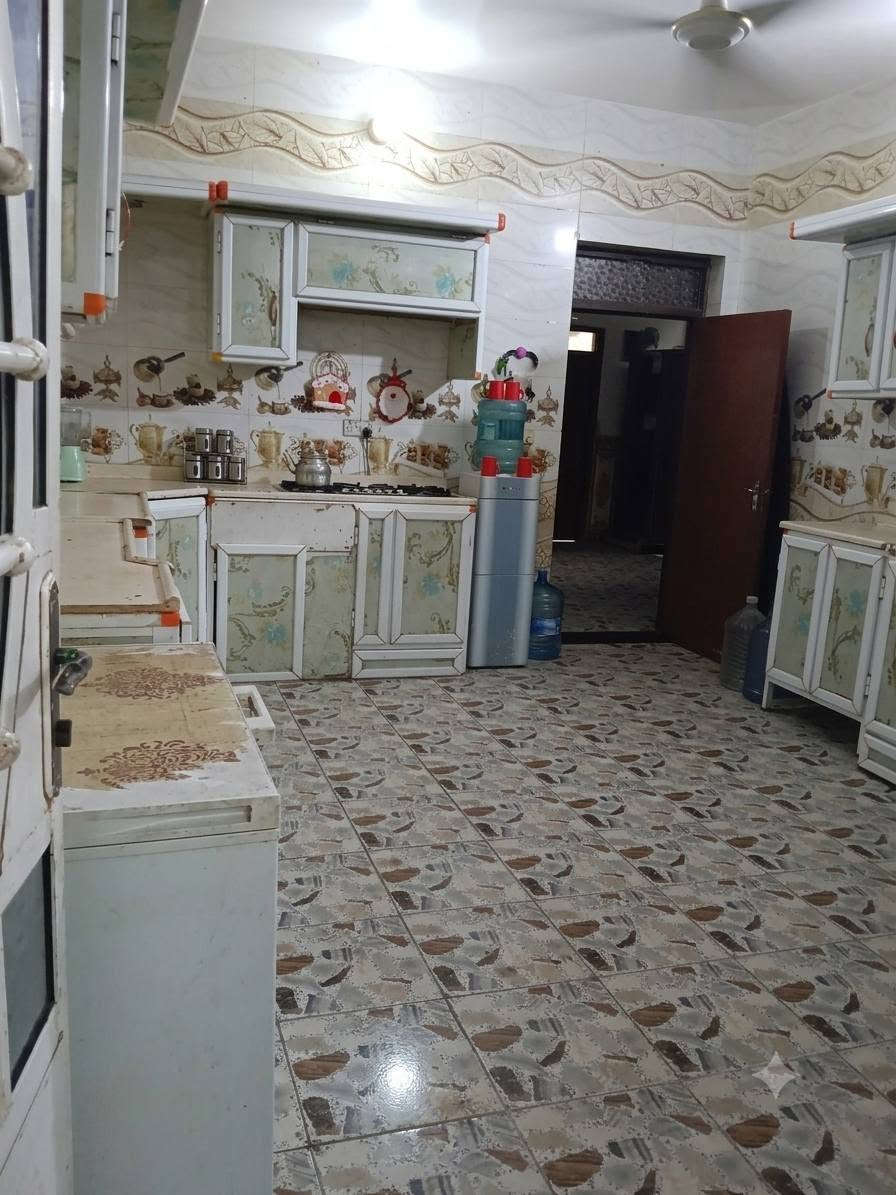 بيت للبيع 200 متر زراعي سند 25 طابق واحد استقبال و مطبخ حار وبارد وغرفتين نوم وصاله وبيتونه عالشارع
مستعجل على بيعته لغرض السفر السعر 120 مليون مع الأثاث للأستفسار ارجو الأتصال عالرقم ***********
