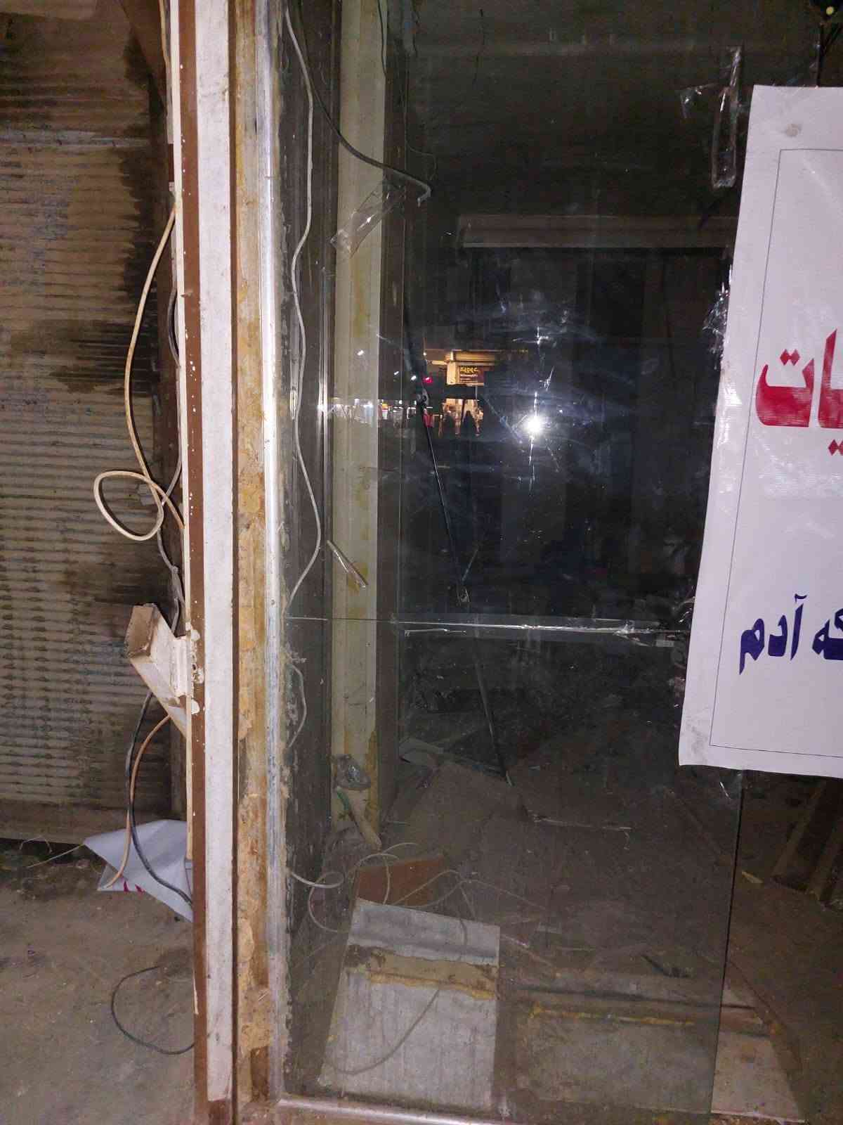 باب جام خانه للبيع العدد 2 وبنكات سقف النانوي العدد 2للبيع باب سلايت للبيع العنوان القطاع 28 بل سوك السادين انا مكلف بالنشر الشراي اتصل  ***********
