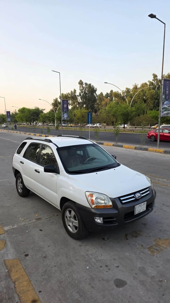 مكلف بل نشر رقم صاحب السياره ***********
سياره سبورتاج موديل ٢٠٠٨
محرك ٢٠ 
٤ سلندر 
سياره كلين ما بيها صبغ سونار مرفق قطرة مابي
رقم نينوى ب اسمي تحويل ثاني يوم 
ماشيه ١٠٦ ميل 
ماتصرف عليها ربع حداديه امامي خلفي تايرات كله نضاف
