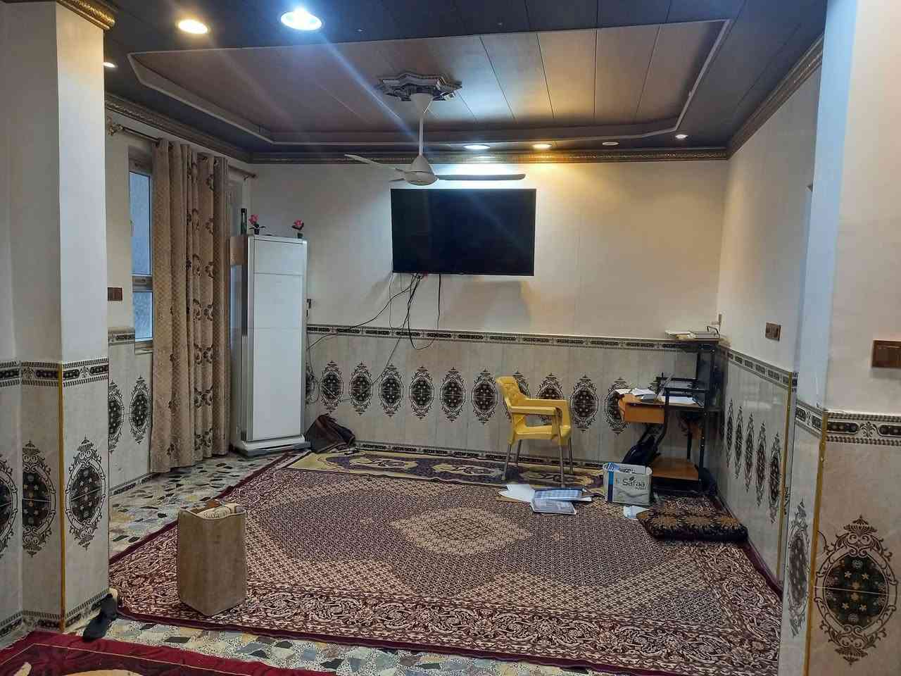 دار للبيع المساحة ١٢٠ متر شارع سيد احمد المختار قرب الروضة والسوق قريب شارع المدارس للاستفسار الاتصال على الرقم ***********

