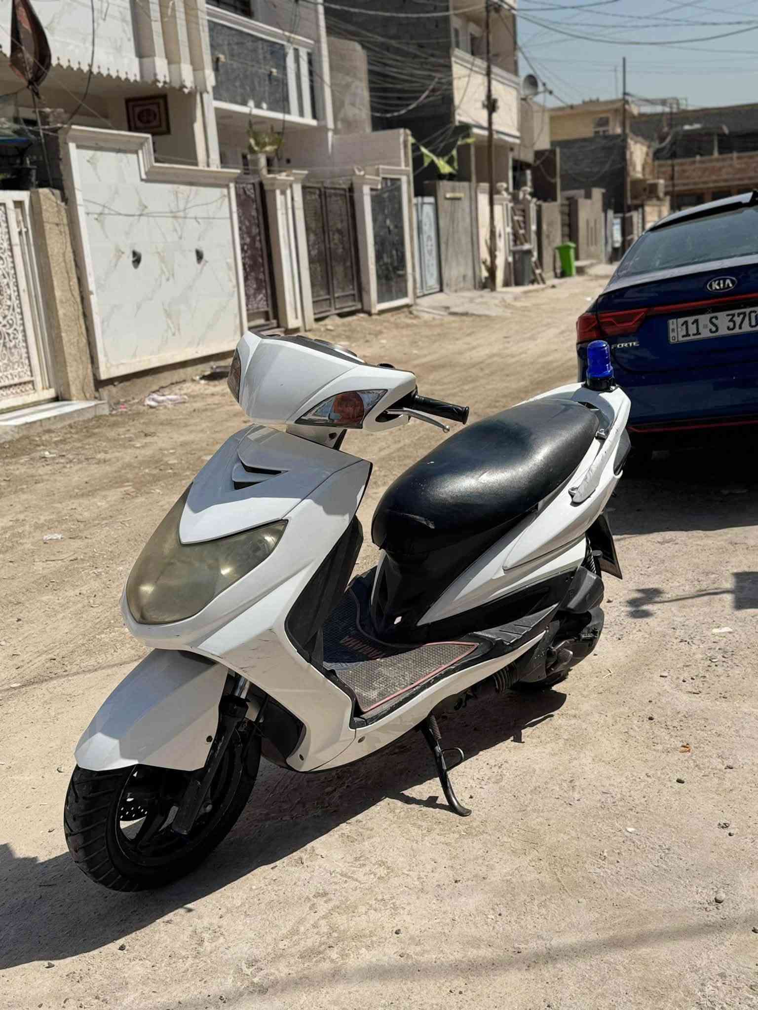 السلام عليكم سكنس  فحل للبيع الدراجه بلاديه من التاير للتاير الدراجه شلعه ومعدلهه يشك ملاحضة الدراجه جديده حيل ونضيفه اي نقص ما بيهه محرك بلادي بلادي ما مفتوح فقط بيهه بكن لا تنقيص ولا تبخير ابد واليعرف بل بكن اله من ينتهي كلش يلا يوكفك بس هسه بعده بيهه بدايه بكن السعر ٤٠٠ وبيهه مجال مكاني بغداد البياع او تقاطع درويش اي ستفسار خابرني ***********
