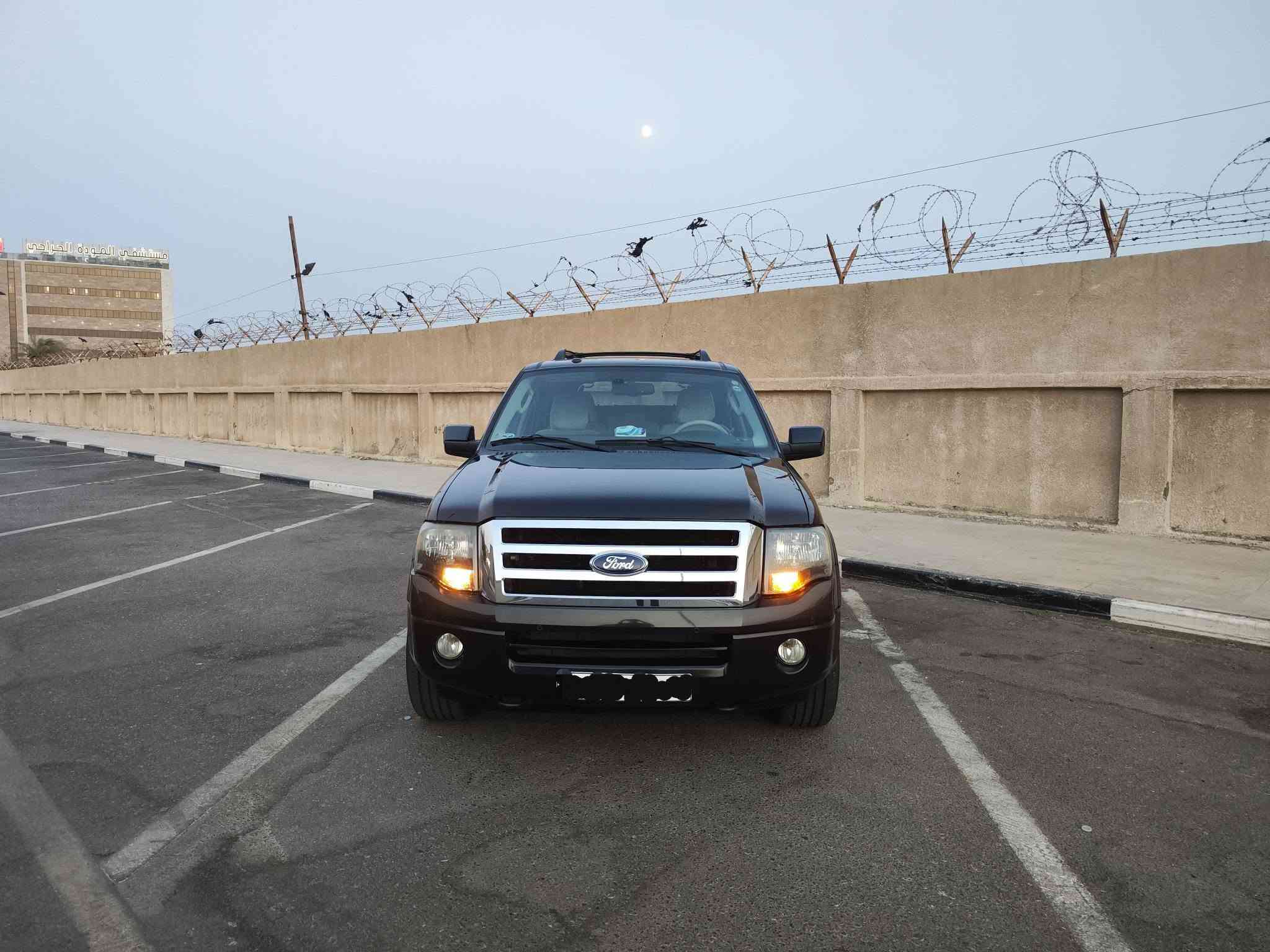Ford Expdition Limited فورد اكسبيدشين فول
﷽

Ford Expdition Limited 

وارد خليجي شركة نيفا مكفولة كفالة عامة حتى الدعاميات، بيها بس مكان بارد كلش بسيط

موديل:2014

مكينة: V8 5.4L 

ماشية: 97 الف حقيقي

المواصفات 
:- سلايد 
:- كشنات جلد حاليا بيها تلبيس أصلي مال اكسبيدشين 
:- دوسات كهرباء 
:- فور ويل 4×4
:- 7 راكب  
:- كاميرا 
:- صندوق كهرباء 
:- كشنات كهرباء + خزن
:-كشنات الخليفة كهربائية + مري
:- كشنات تدفئة + تبريد 
:- رمز باب
:- 3 قطع تبريد مركزي
:- تحديد سرعة 
وبعد المواصفات المعروفة 

السيارة جاهزة بدون اي نقص
كير ومحرك السيارة جديدة تخم تاير جديد 

شرط التحويل 
مكان السيارة :- البصرة رقمها سليمانية وصاحبها بل بصرة بشرط التحويل مباشر

السعر / 18,700 يعني 187ورقة
 
للتواصل على هذا الرقم ***********
