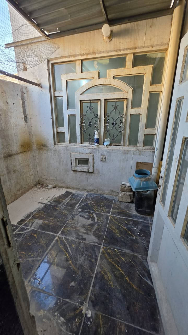 سلام عليكم  بيت ل ايجار 150متر    تفاصيل ال بيت. 2 غرف نوم  صاله  ستقبال   و مثل ما موضح بل صوره بيت  مرتب
مقايبل قريه  الغدير  يبعد عل شارع 200  متر +شارع  مالته تبليط 
  رقم الهاتف ***********
سلام عليكم  بيت ل ايجار 150متر    تفاصيل ال بيت. 2 غرف نوم  صاله  ستقبال   و مثل ما موضح بل صوره بيت  مرتب
