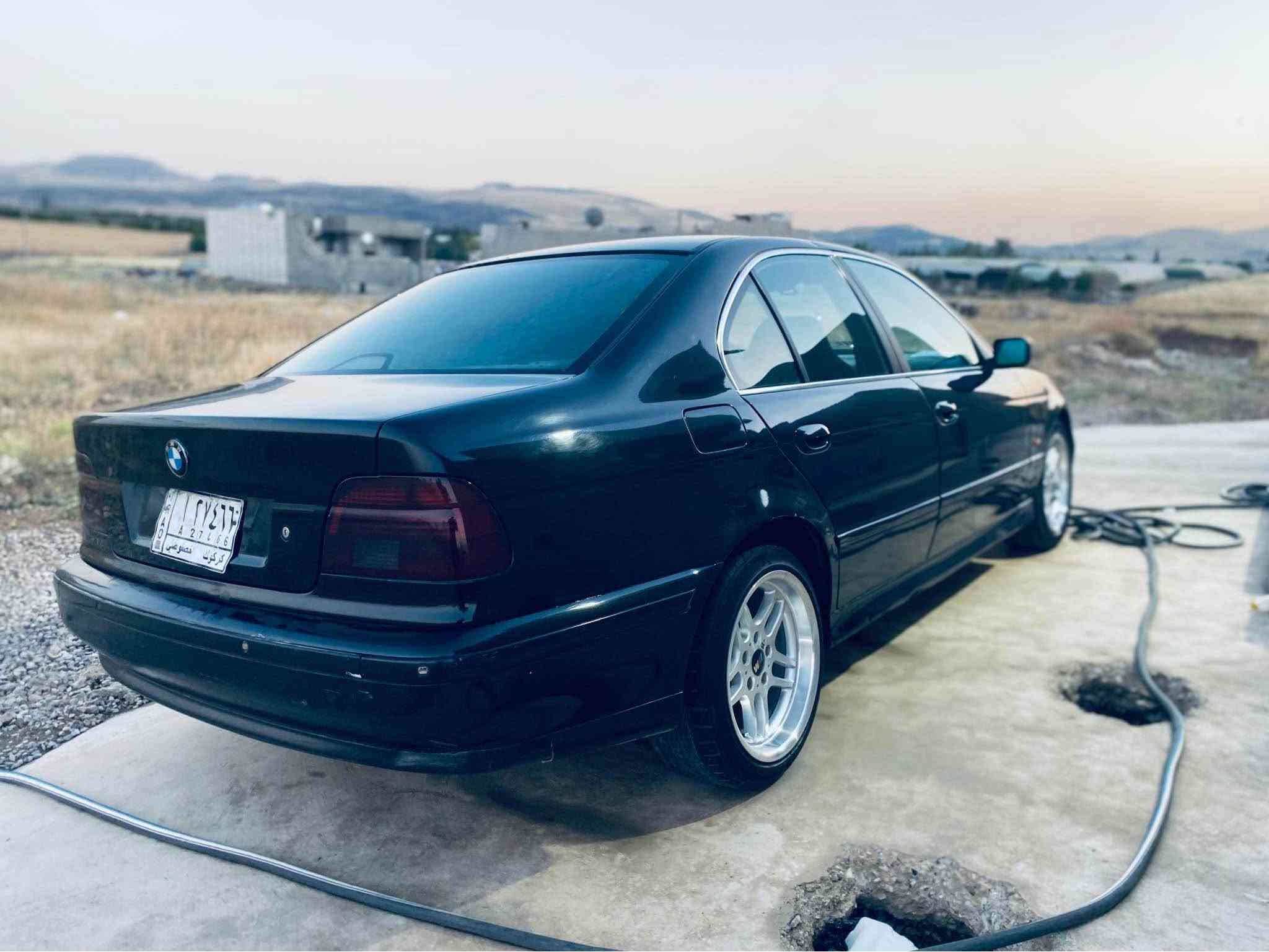 بي ام دبليو E39 • ٢٠٠١ • شاشة آيباد