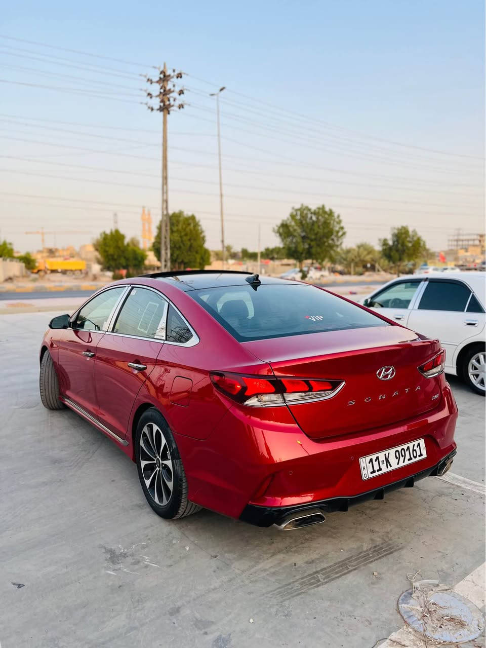سوناتا 2018 Hyundai Sonata, Limited
السيارة limited يعني أعلى فئة بالسوناتا
💠 
وارد امريكي 

💠حادثها :جاملغ و بنيد باقي كفاله 
يرباك دركه 

🔷مواصفات مفولة: ✅
1رادار امامي. رادار خلفي. رادار جانبي
2حساس امامي خلفي 
3)تحديد مسار 
4)بصمه أبواب 
5)بنرواما 
6)جنطه ذكيه
7)تبريد بيانو +تبريد خلفي 
8)بردات خلفيه بلاد 
9)داخل جلد اسود 
10)ذاكره كشن +كشنات كهرباء اثنين 
11)كشن تدفئه + تبريد 
12)ستيرن تدفئه حرف D+شفتات 
13)اتتو هولد 
14)سايد بريك بصمه 
15)شاحن واير ليس 
16)2000تيربو 
17)انضمه قياده sport.,normal,eco 
18)يدات نيكل
🔸
🔸سياره نظيفة 
💠(للعلم السيارة مبرجة على استقبال البانزين العادي بدون اي دوانز) 💠
مكان سياره :النجف الاشرف
للاستفسار الاتصال
*********** النجف, العراق
