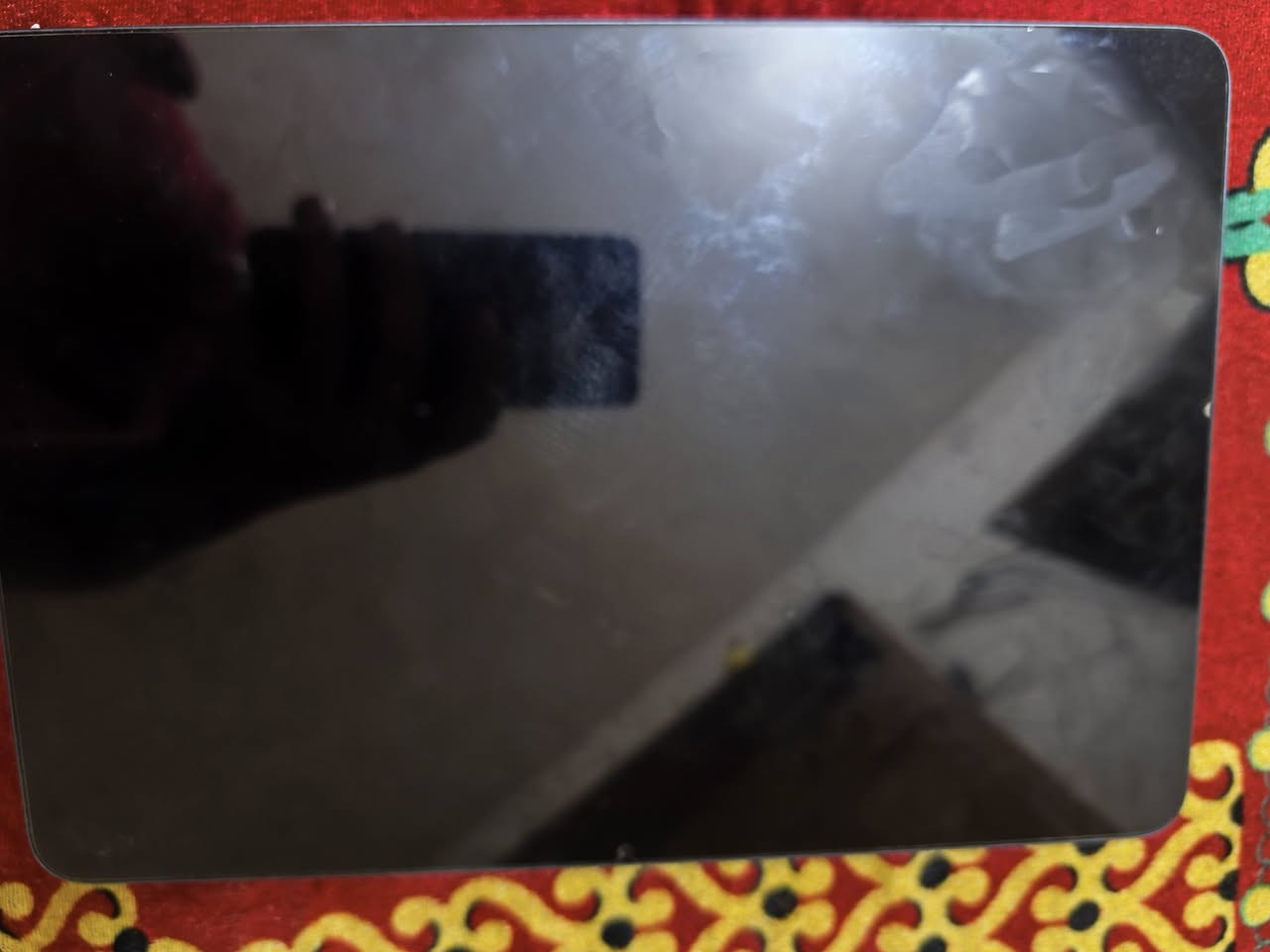 باد 6S برو • ذاكرة ٥١٢ • بطارية ١٠٠٠٠