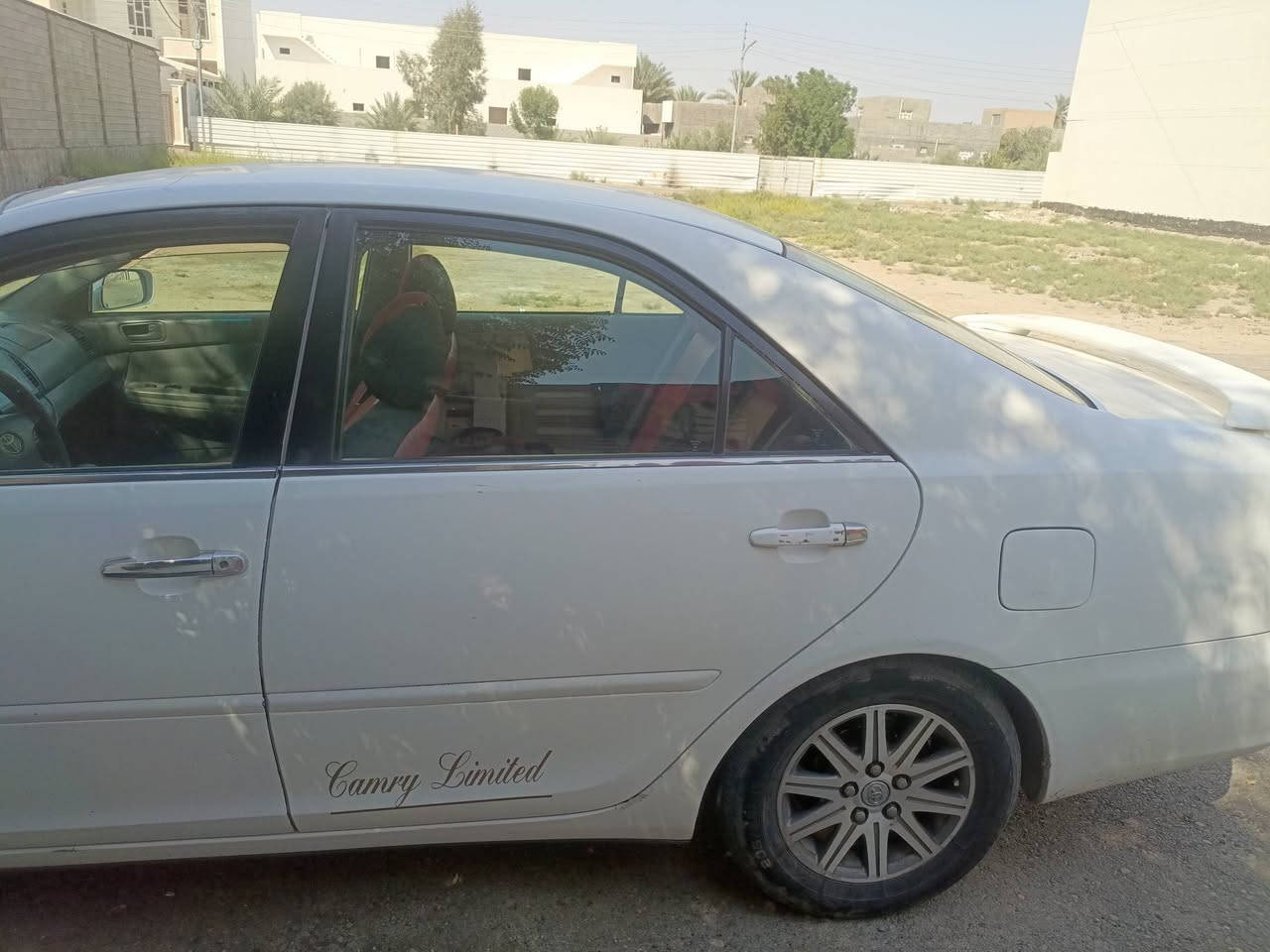 كامري2003 وارد امريكي مكفوله بس الجاملغ الخلفي بي رش كلير محرك 6 كير ومحرك وصدر وتخم تاير كله جريد وتبريد ثلج كل نقص مابيها سعره95 العنوان الرمادي الستفار***********/***********
