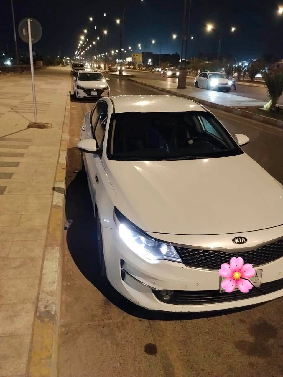 كيا اوبتما 2018 شكل عشرين
مواصفات فول عدا بانوراما 
حساسات اربعه خلفيه امامية 
بردات بلادي
شحن وايرليس 
كشنات جلد 
تبريد فول
شارات ترحيب 
بصمه 
رقم بغداد 
مكفوله كفاله عامه عدا البنيد تبديل اصلي من الشركه اصلي غير مصبوغ بلادي 
للاستفسار اتصل عالرقم ***********
